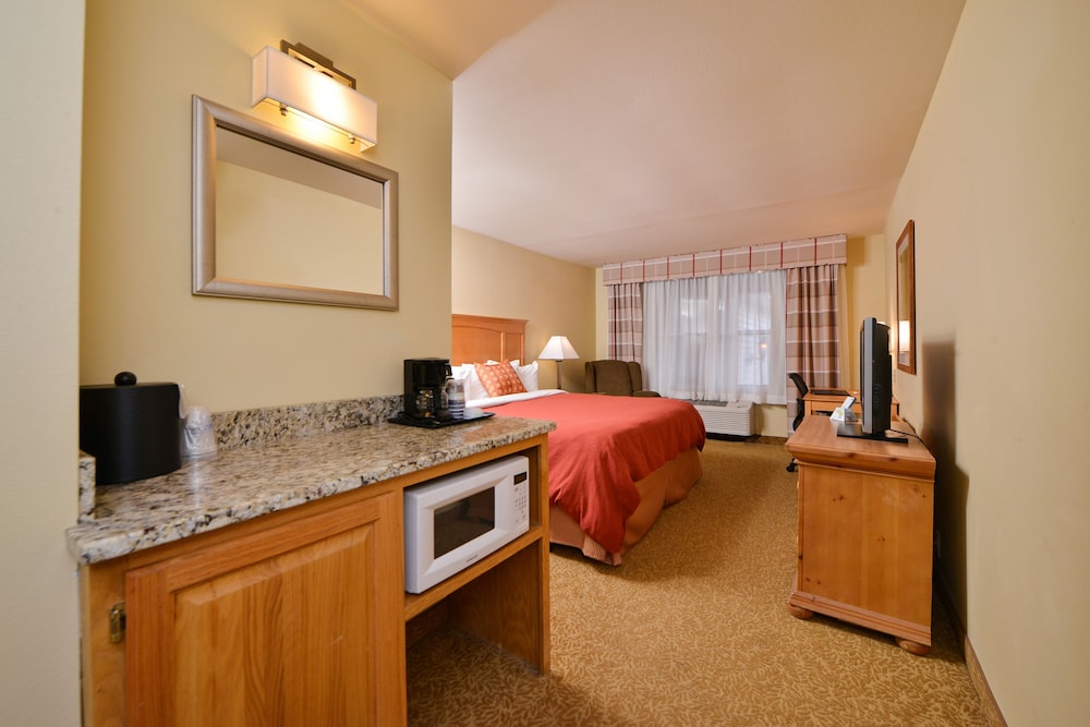 Sleep Inn & Suites near Spirit Mountain 46/49