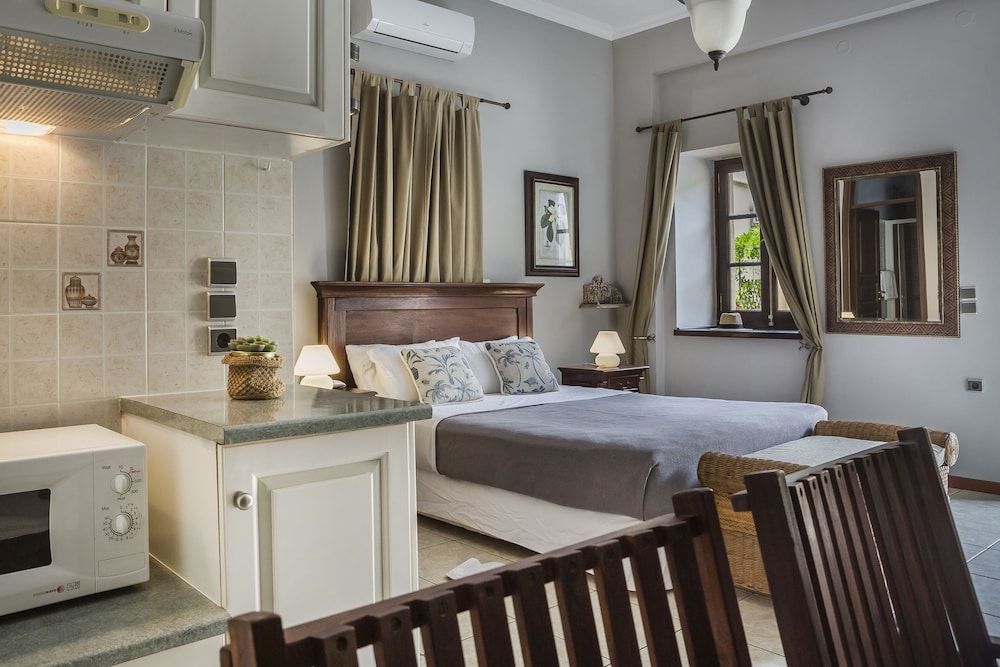 Faros Suites - Adults Only 12/50