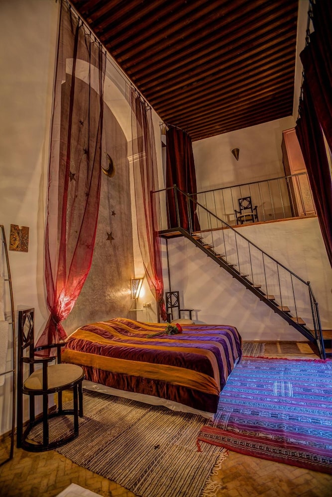 Riad Almaz 15/31