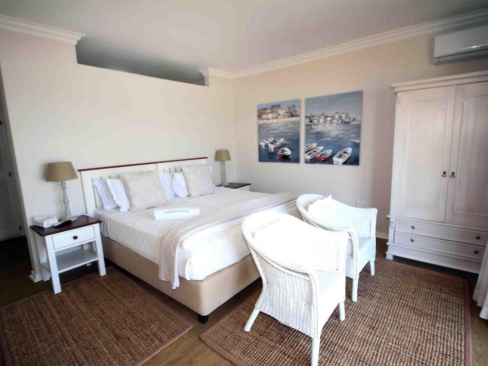 Fairlight Beach House 5/50