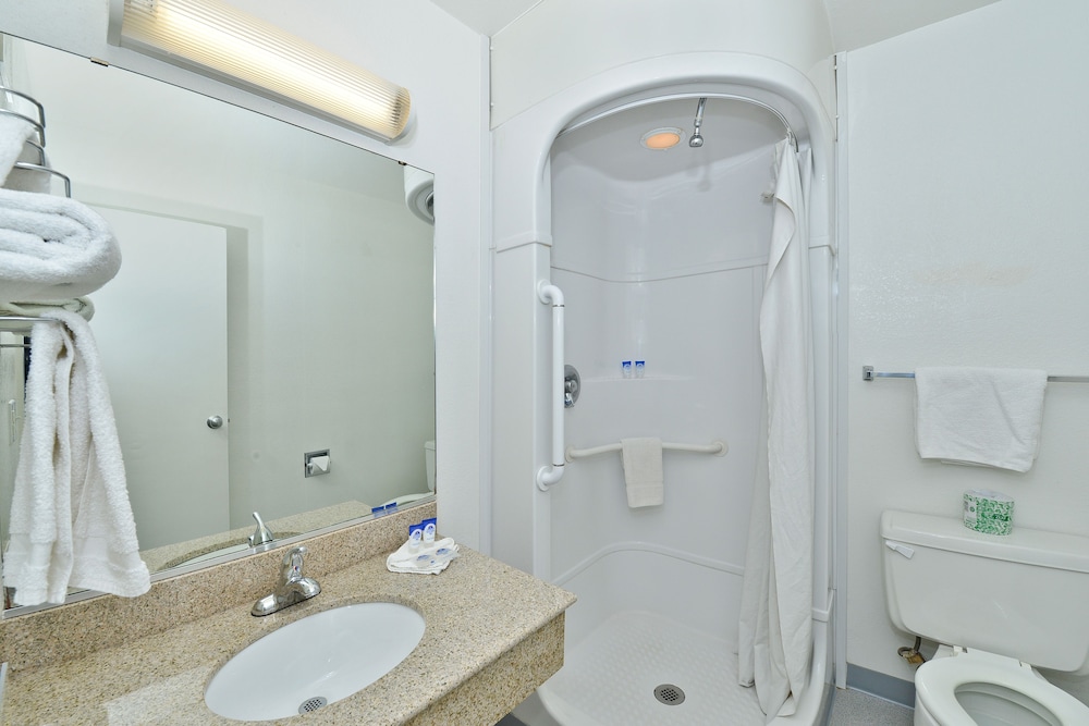 Americas Best Value Inn Amarillo Airport 21/34
