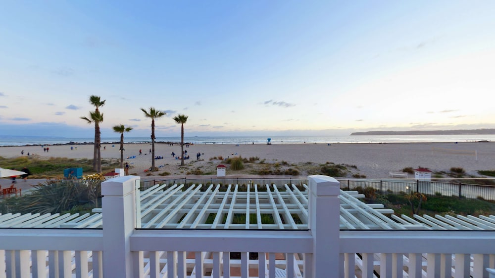 Beach Village at The Del, LXR Hotels & Resorts 10/42