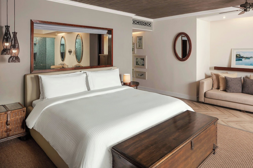 Junior Suite, King Bed, Sofa