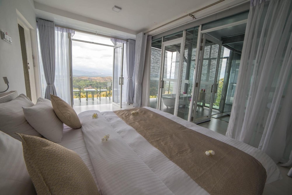 Sky Pavilion 17/70