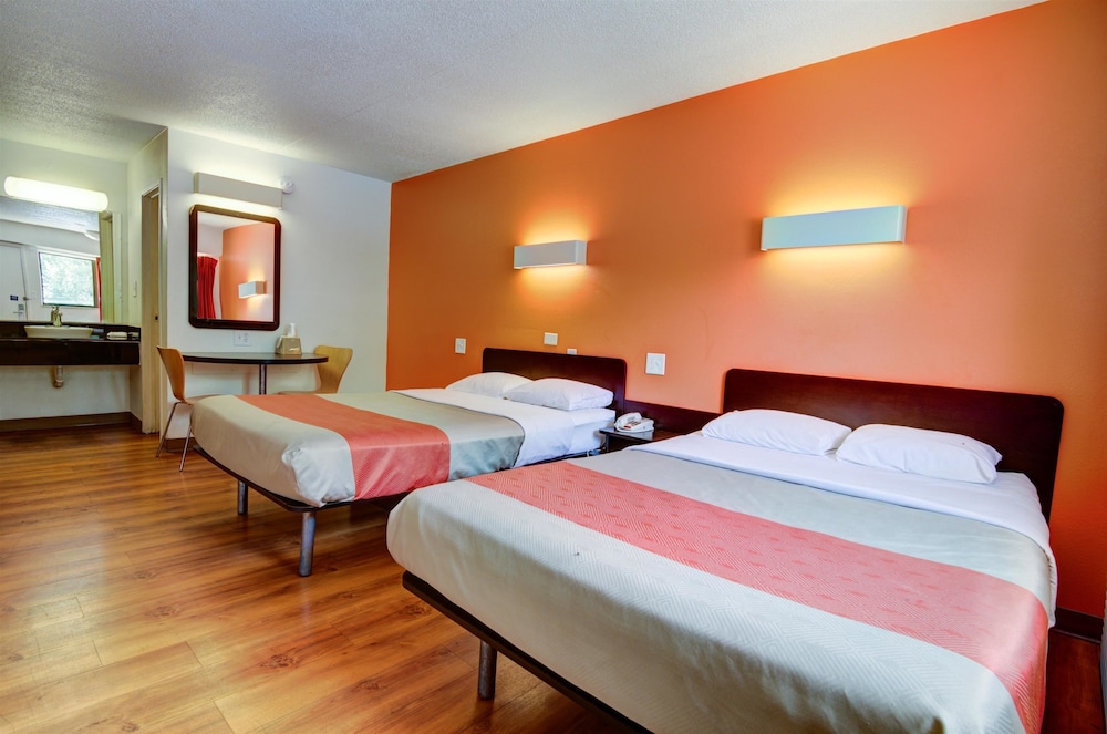 Days Inn by Wyndham Kansas City Northeast 32/65
