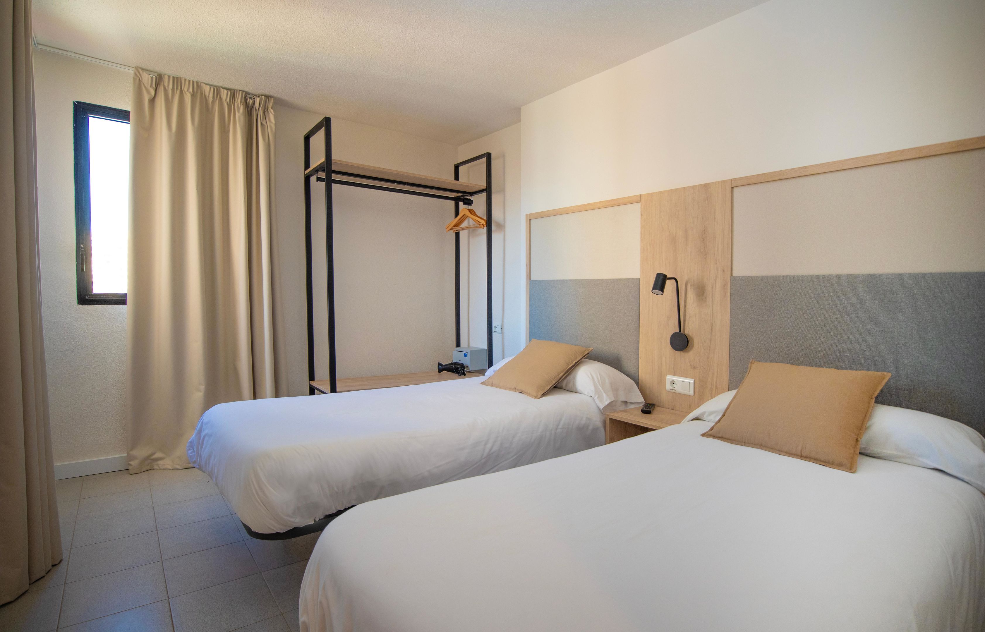 Dynastic Rooms Apartments 12/45