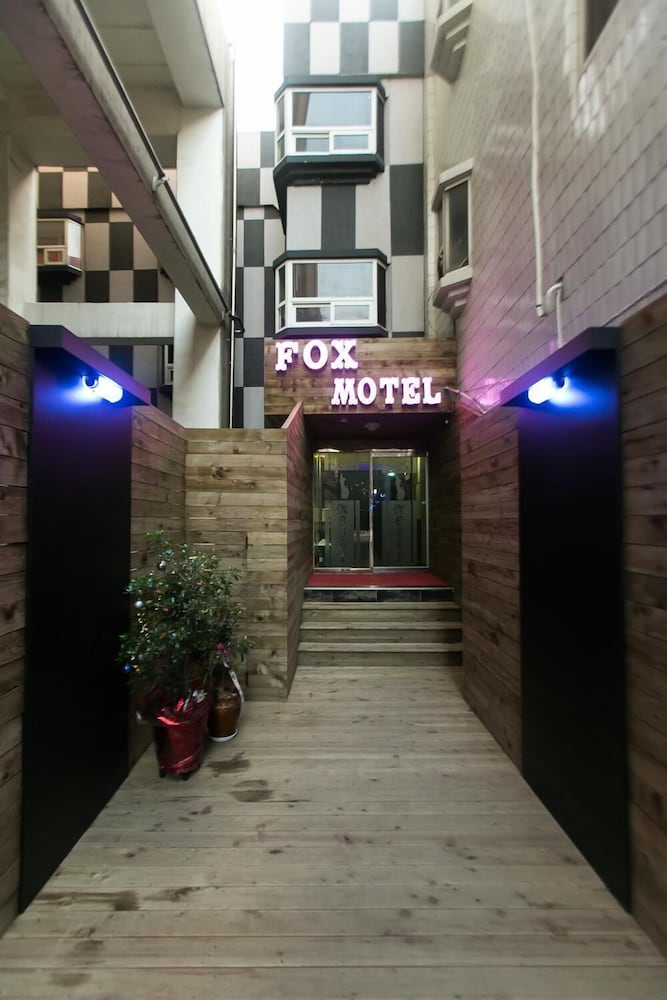 Fox Motel 27/37