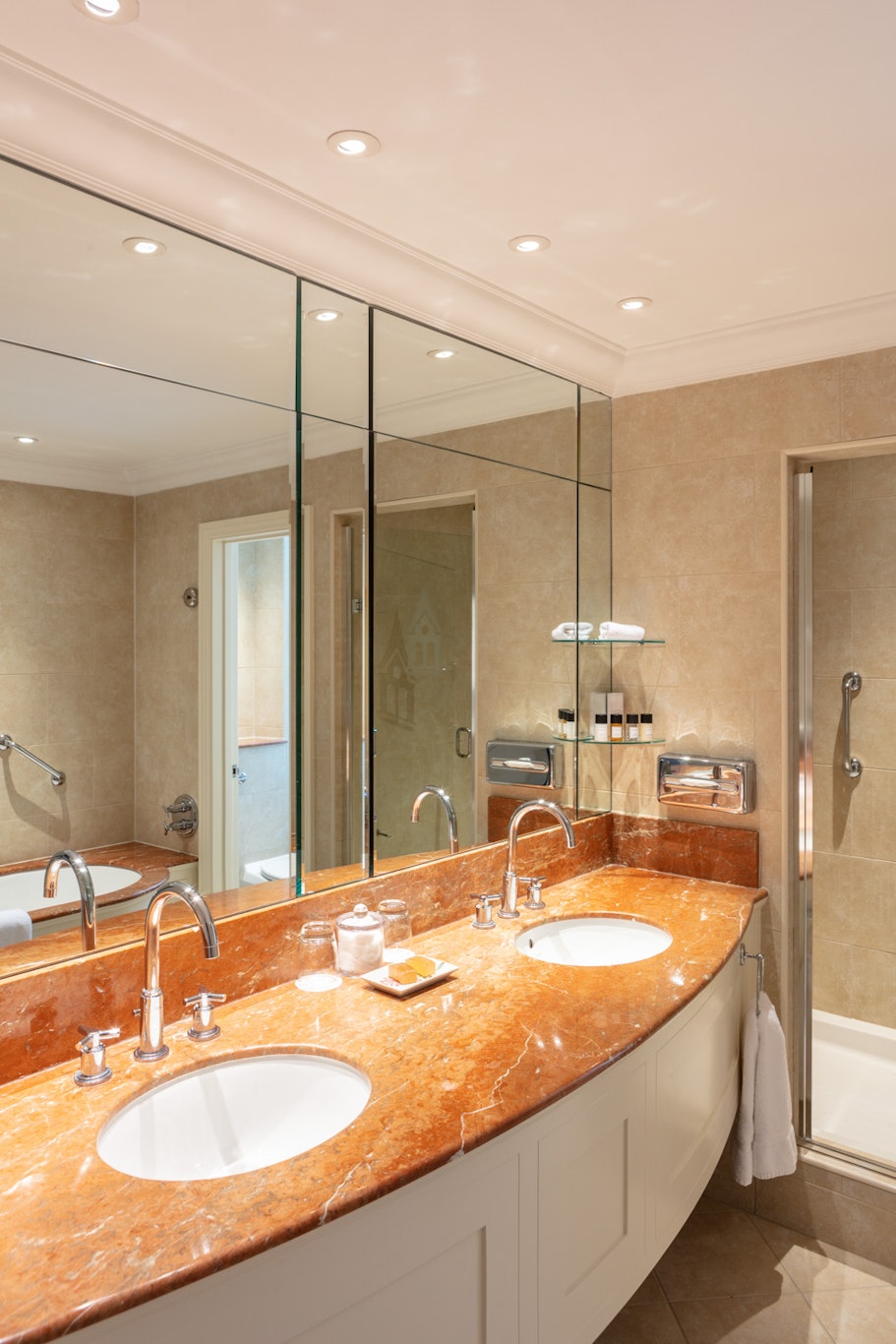 Petersham Hotel 47/50