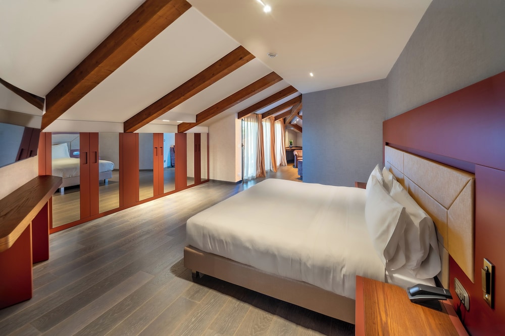 غرفة جونيور بسرير مزدوج أو سريرين منفصلين بشرفة، Il Boscareto Resort Spa 2/10