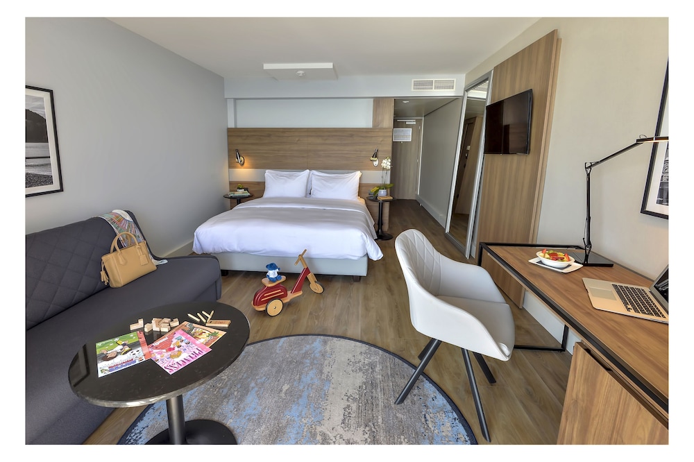 RADISSON BLU NICE 56/75