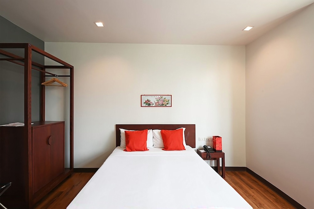 Ruamchitt Plaza Hotel 15/59