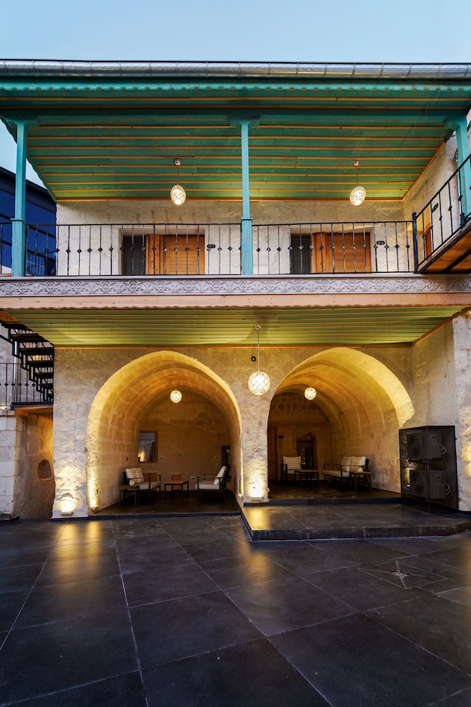 The Niche Cave Hotel +12 Adult 2/50