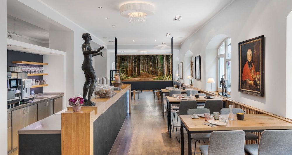 Alpen Hotel Munchen 27/36