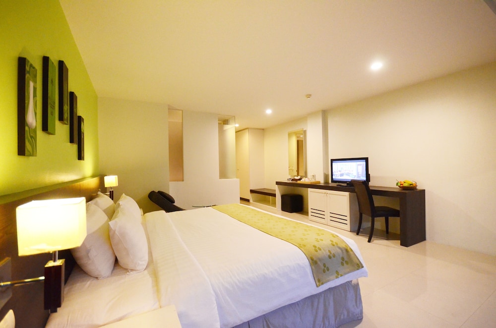 The Lantern Resorts Patong Phuket 19/71
