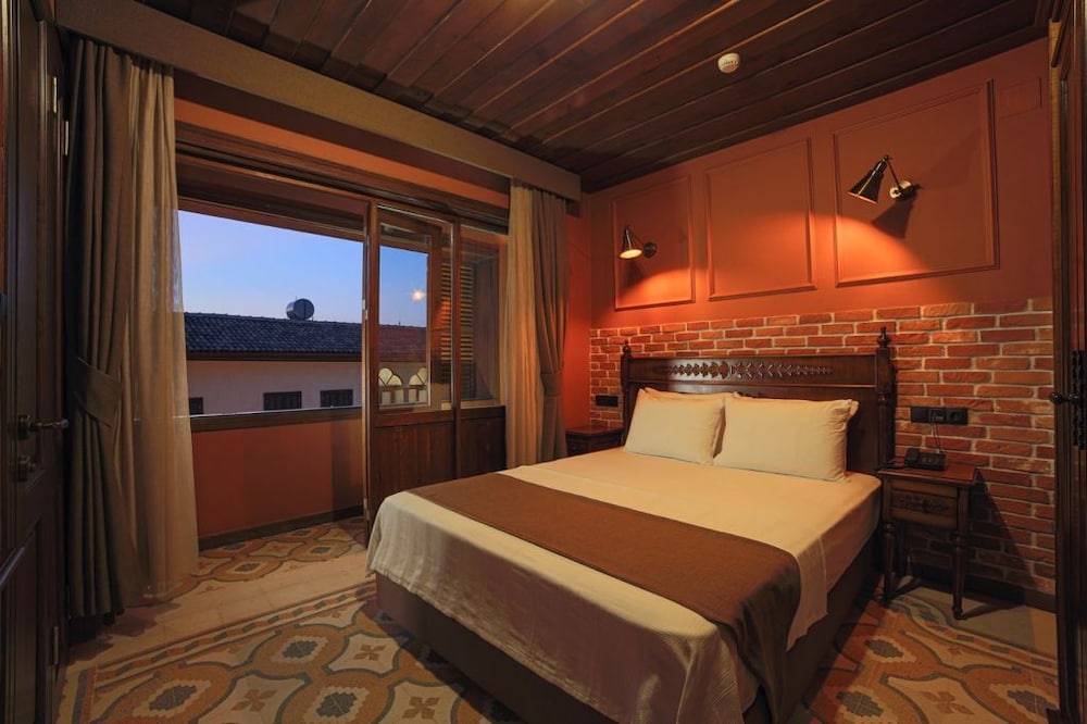 Sam Franss Boutique Hotel 6/22