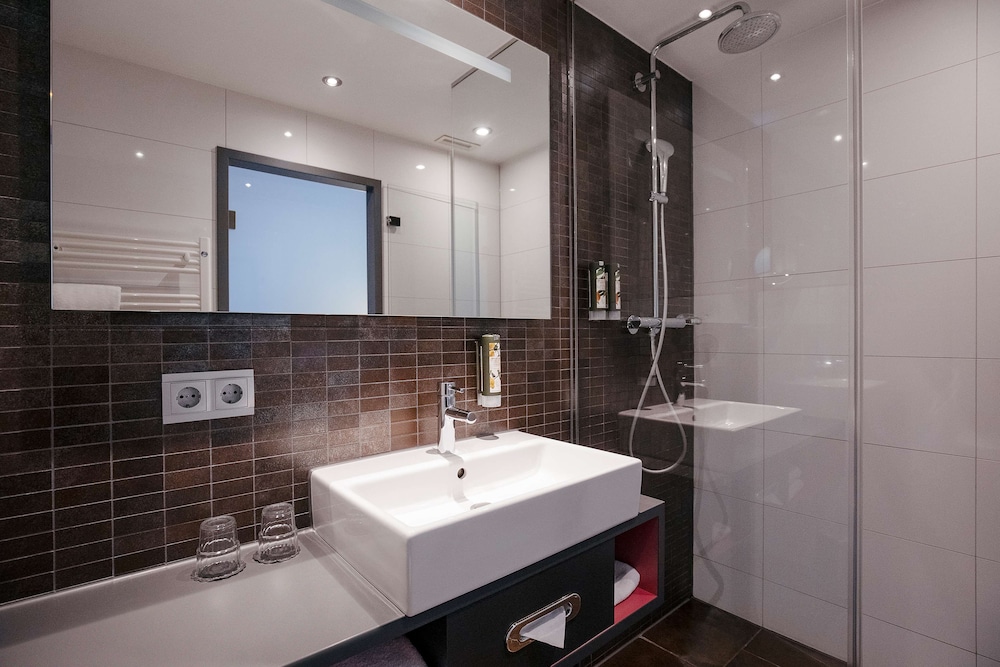 غرفة قياسية صغيرة بسرير كينج، Hotel Berlin, Berlin, a member of Radisson Individuals 6/6