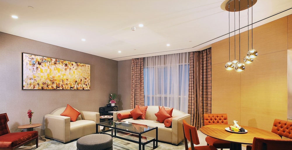 Grand Cosmopolitan Hotel 41/73