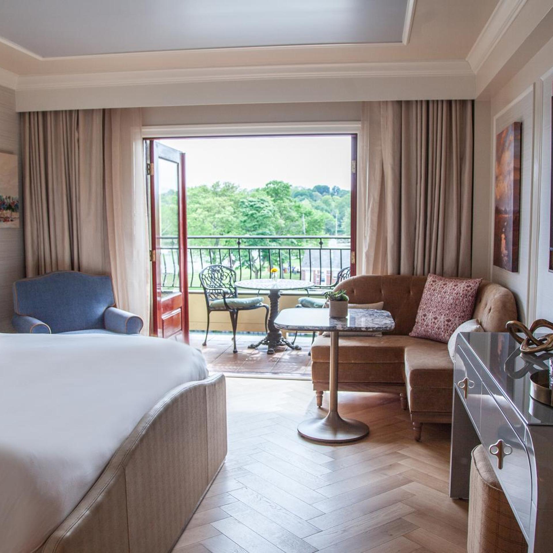 Room, King Bed, Balcony