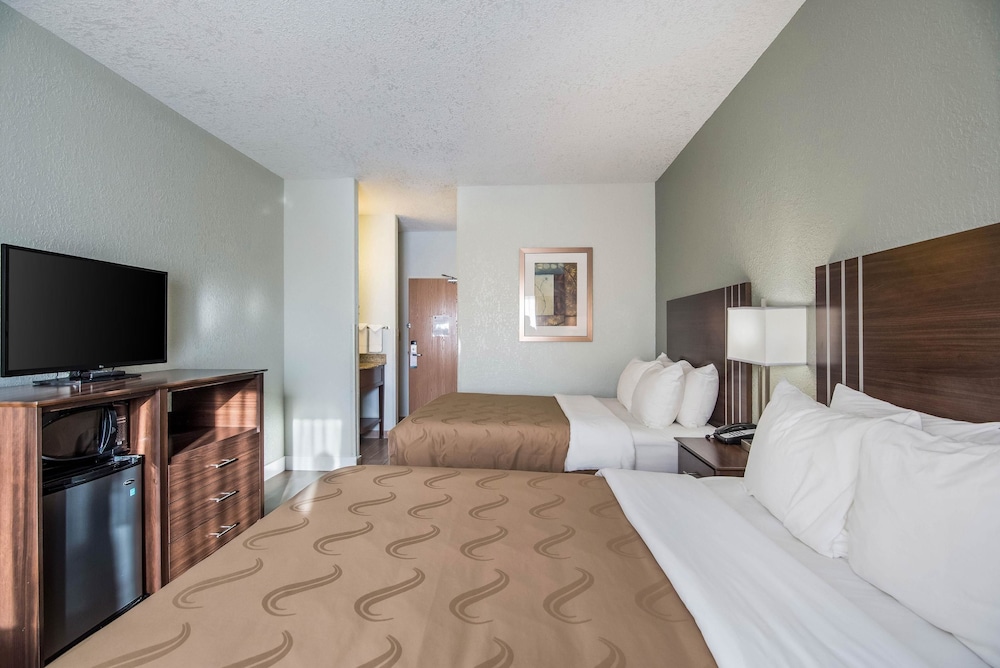 Quality Inn & Suites Pueblo West 21/43