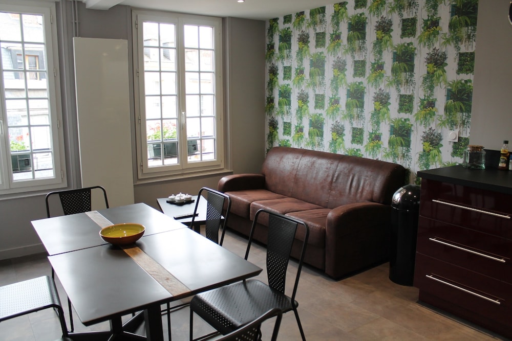Hotel Du Dauphin Les Loges 31/50