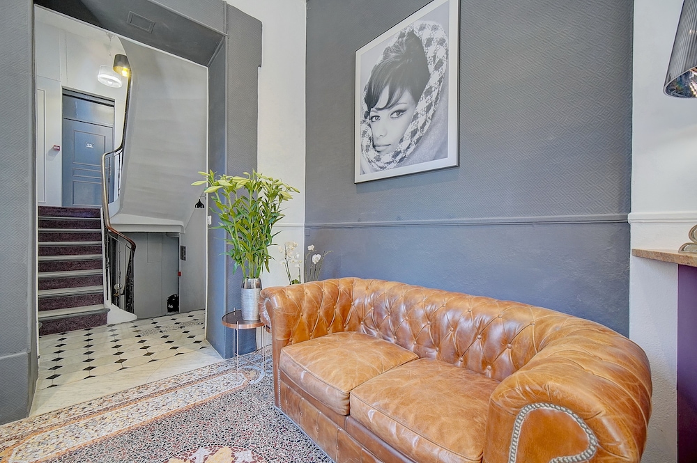 VILLA CLAUDIA(FORMERLY LE VENDOME - VILLA CLAUDIA) 55/77