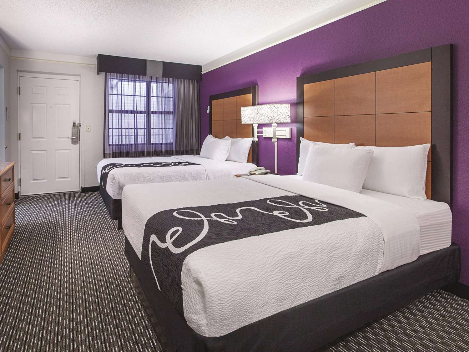 Howard Johnson by Wyndham Sacramento Downtown 16/58