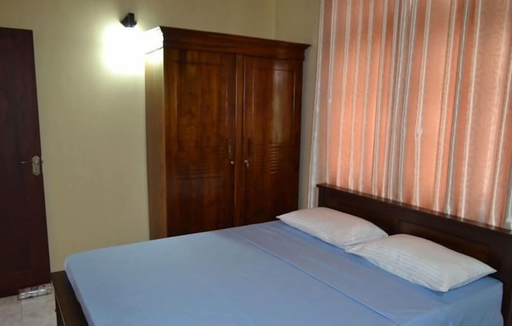 Sugandi Inn 12/40