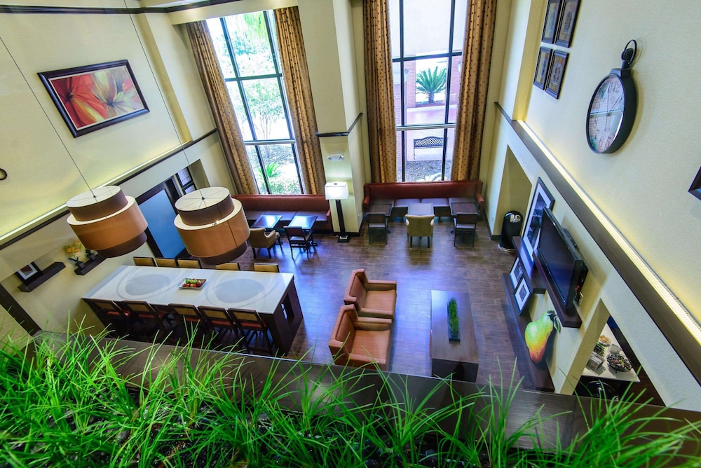 Hampton Inn Houston-Pearland 53/81