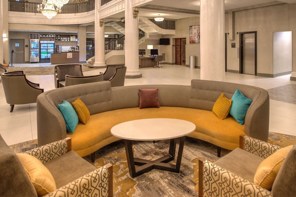 Doubletree By Hilton Utica 50/79