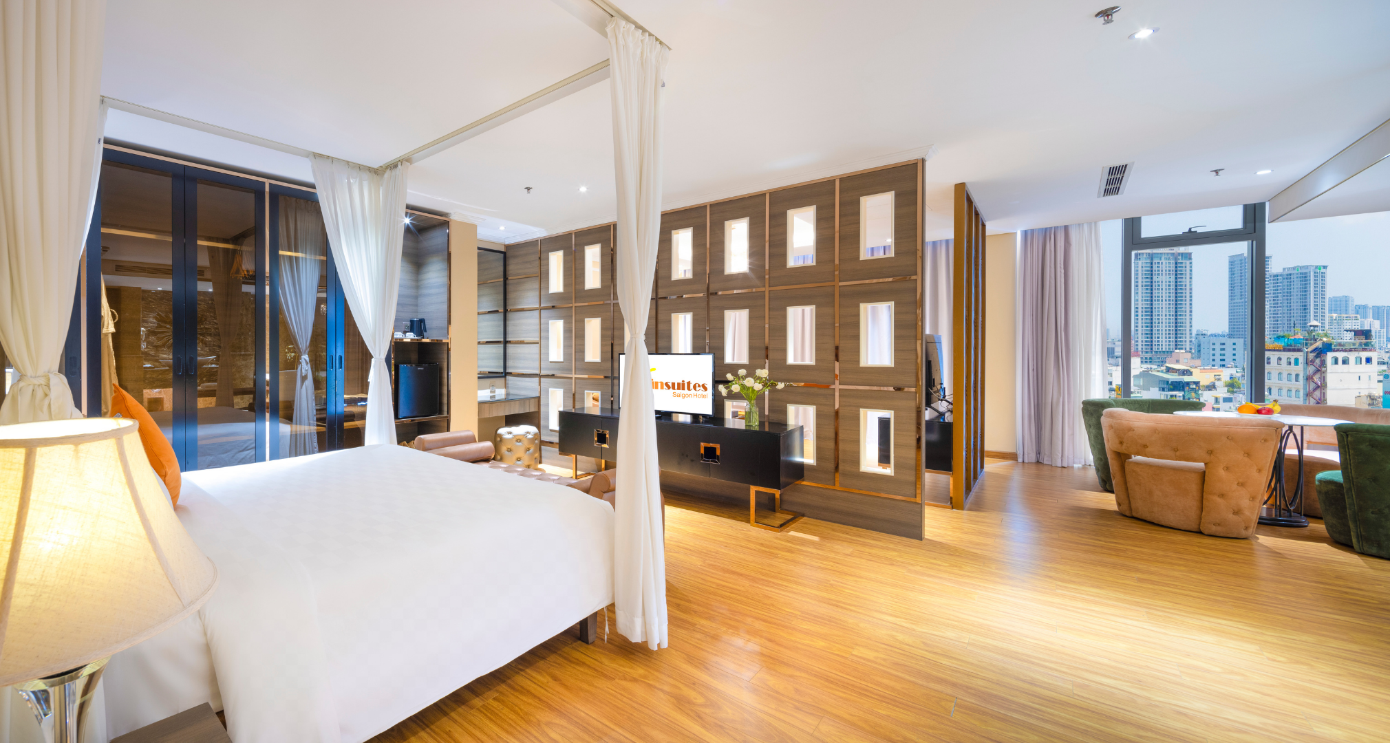 Win, Suite, City View