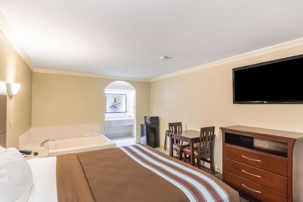 Americas Best Value Inn Houston Heights at I-45 22/40