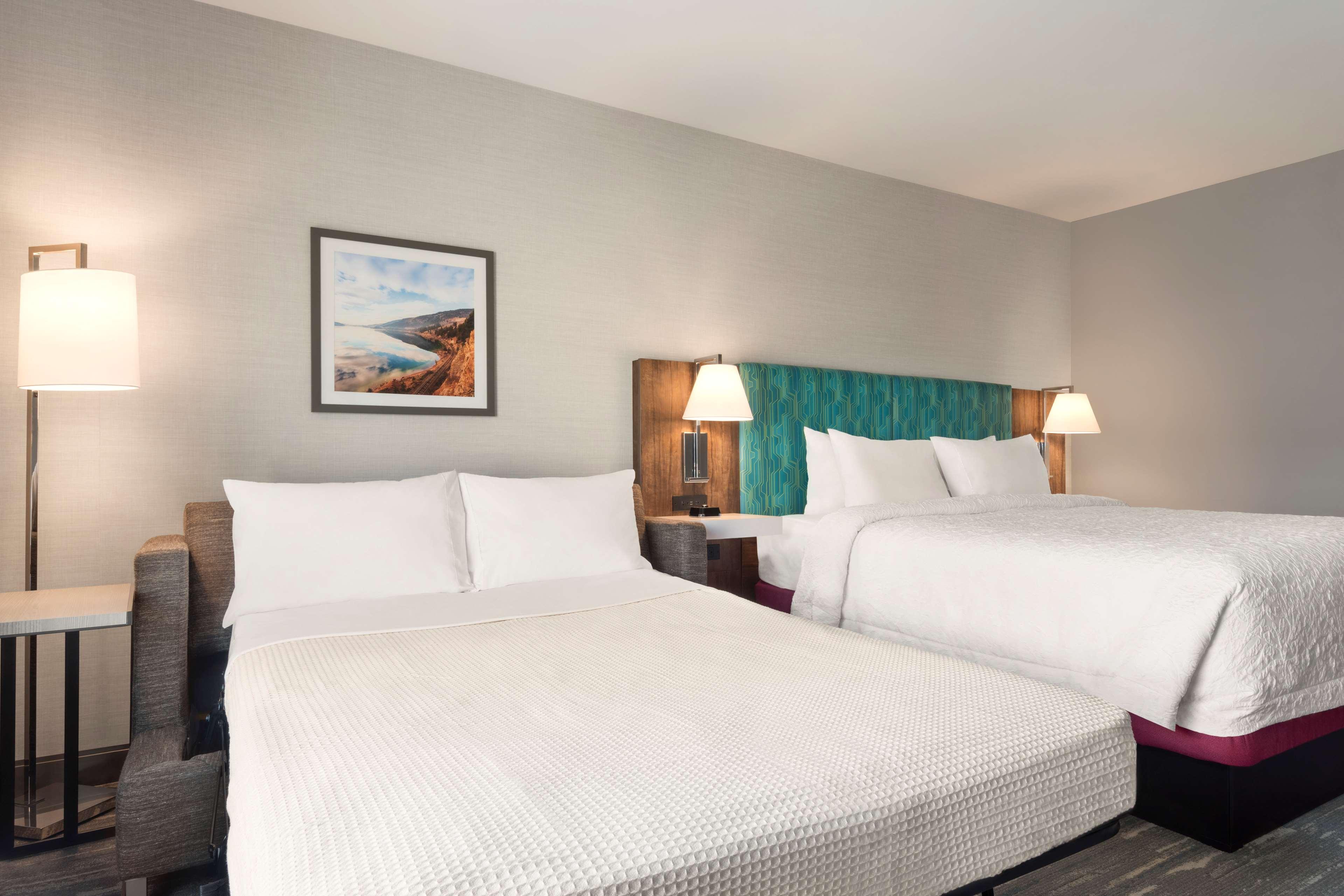 SUITE, KING BED