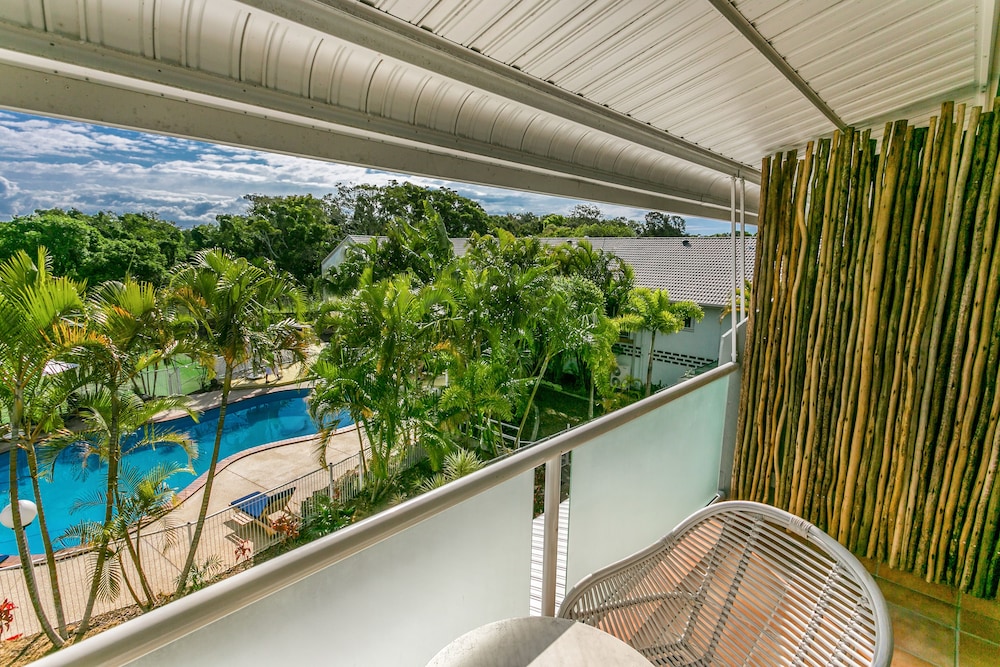 Lord Byron Resort 7/60