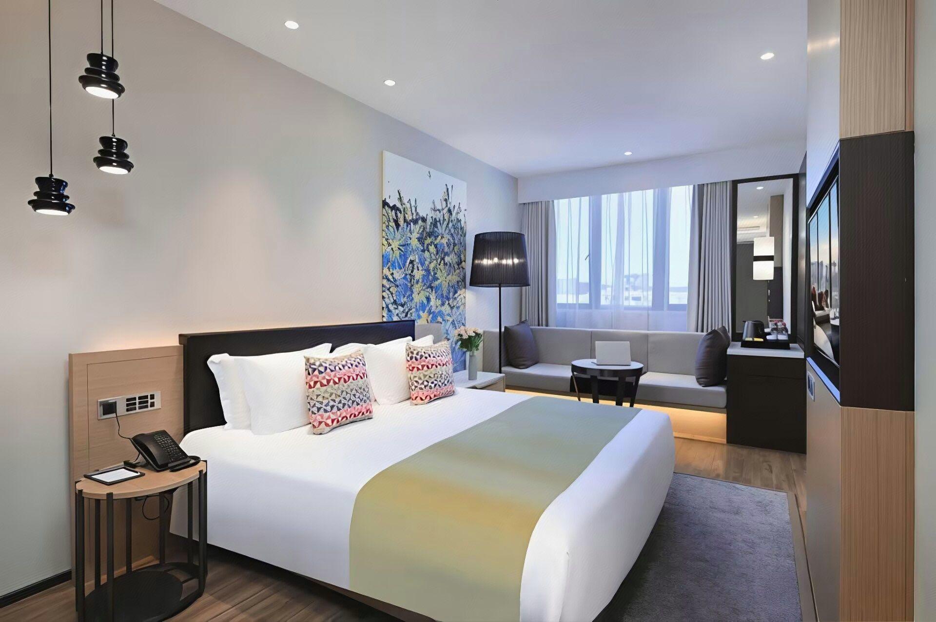 Campanile Hotel (Shenzhen Longcheng Plaza Metro Station) 11/32