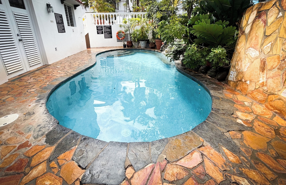 At Wind Chimes Boutique Hotel 50/77