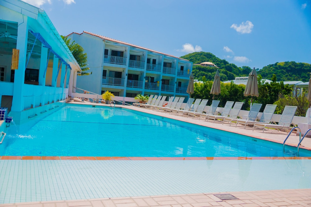 Allamanda Beach Resort 2/47