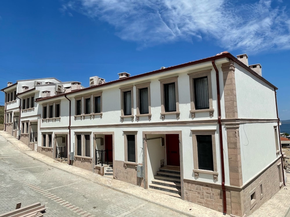 Oikos Bozcaada 2/50