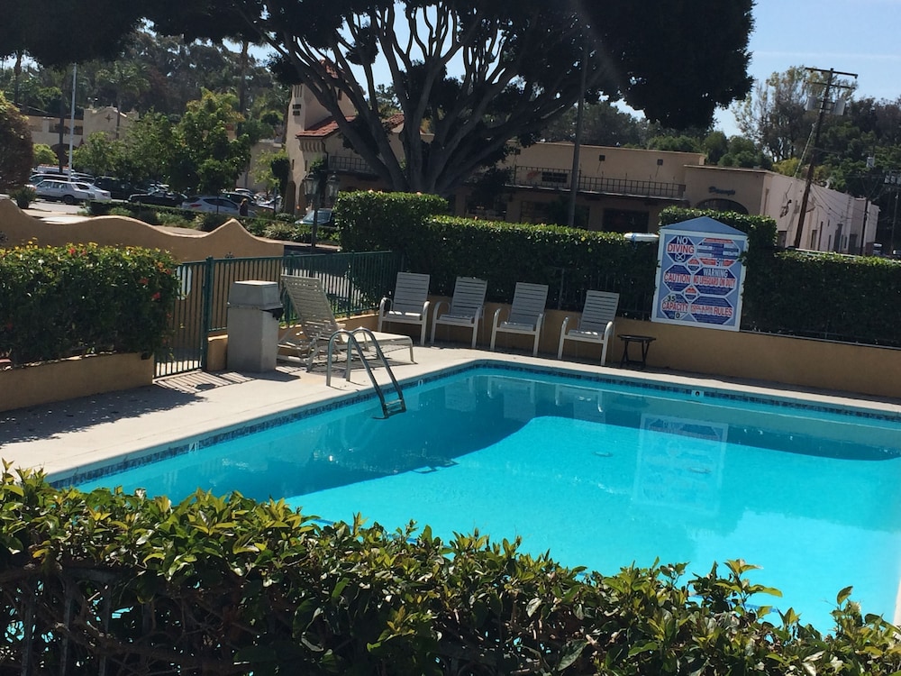 Oasis Inn & Suites 40/50
