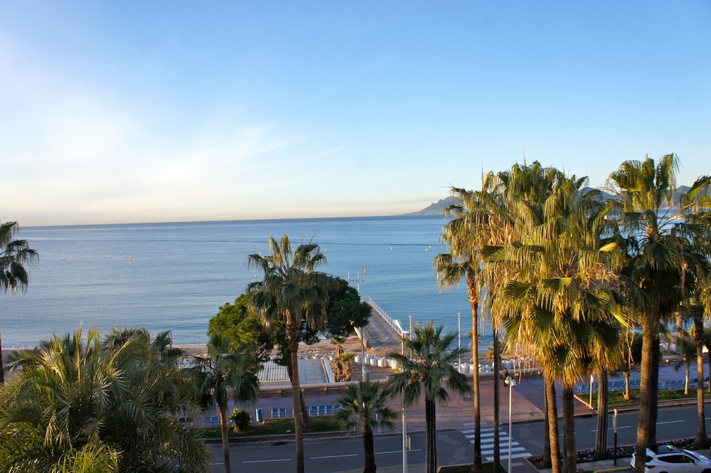 Golden Tulip Cannes de Paris 45/49