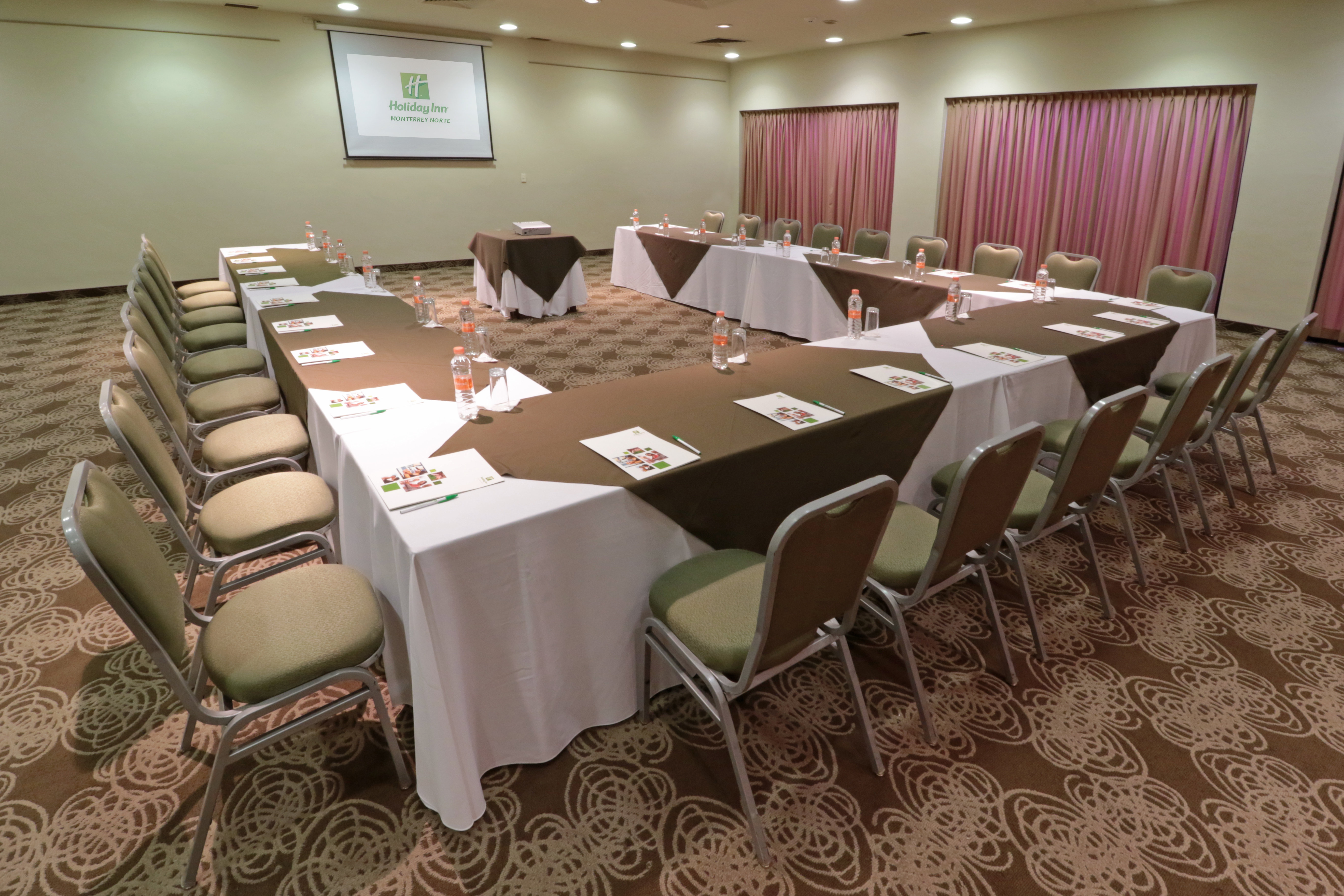 Holiday Inn Monterrey-Norte 38/48