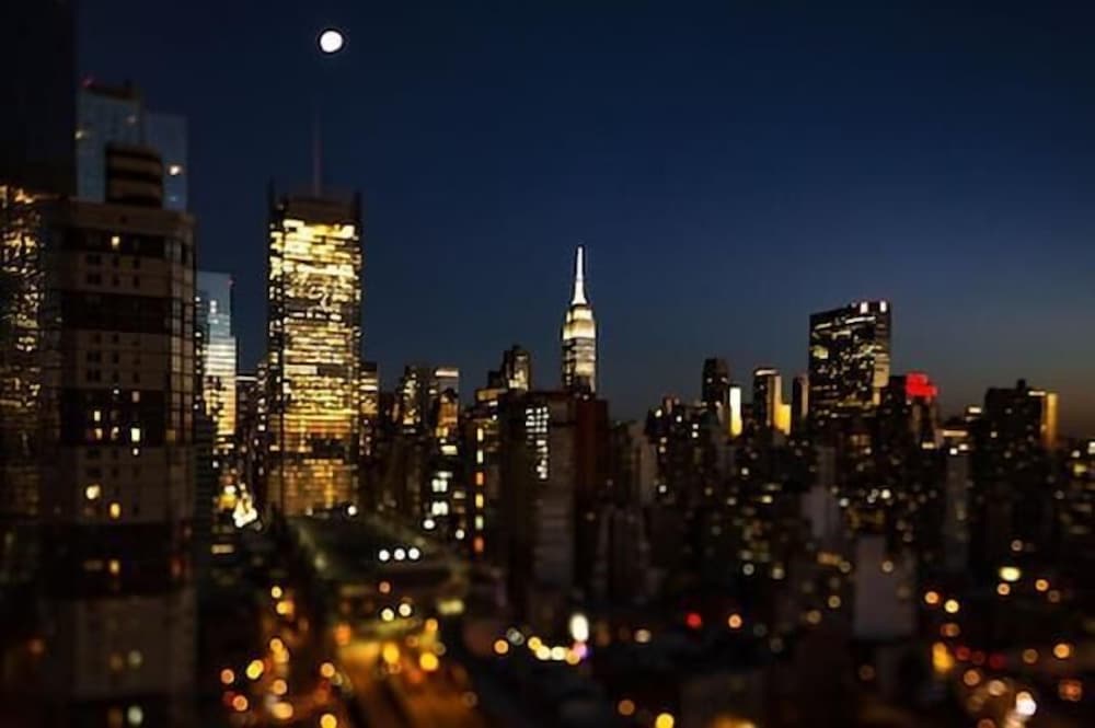 YOTEL New York Times Square, Select by Hilton 38/42