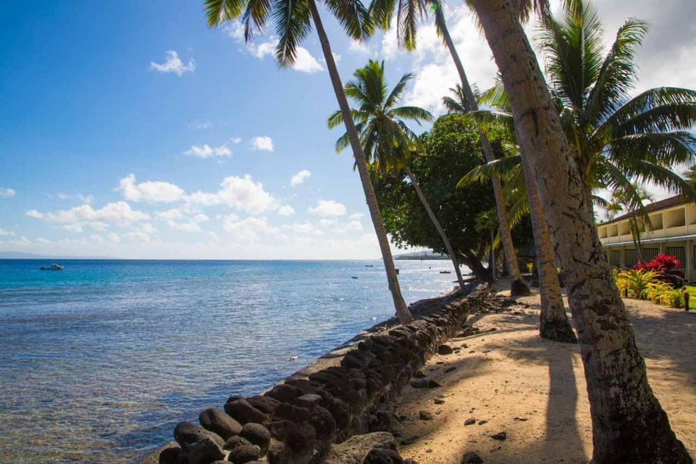 Garden Island Resort 11/23
