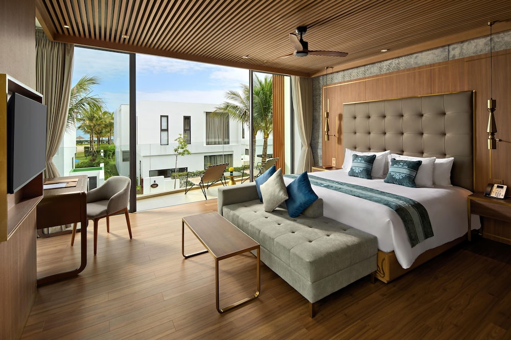 1 Bedroom, Pool, Villa, King Bed, Garden View