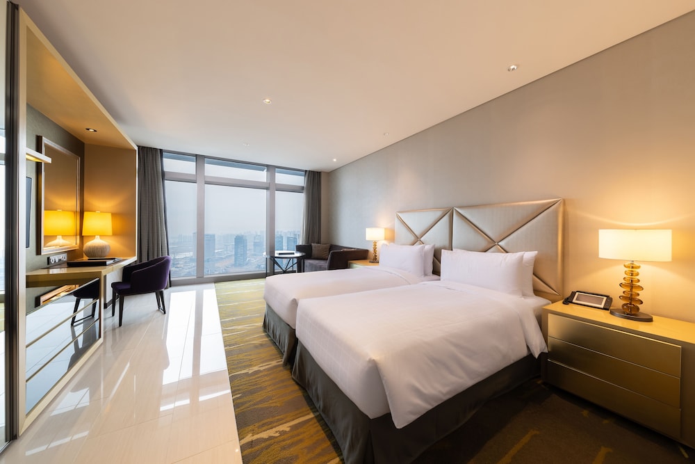 DELUXE, STUDIO, TWIN BEDS