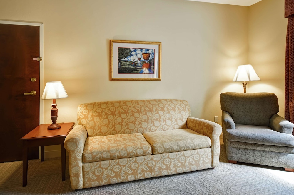Hampton Inn Suites Charleston West Ashley 33/56