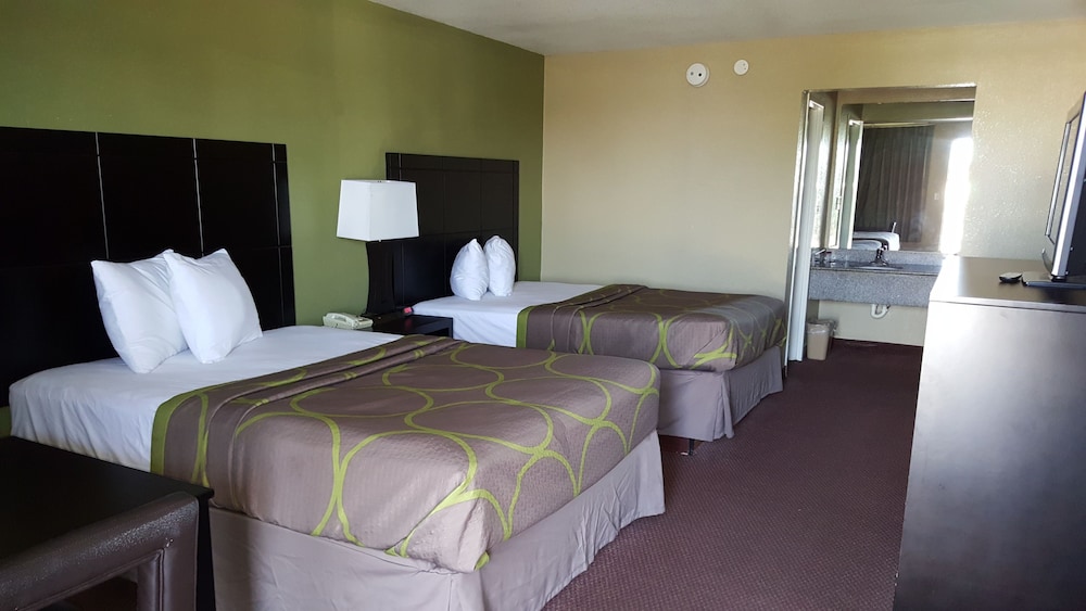 Inn of Rockwall 8/26