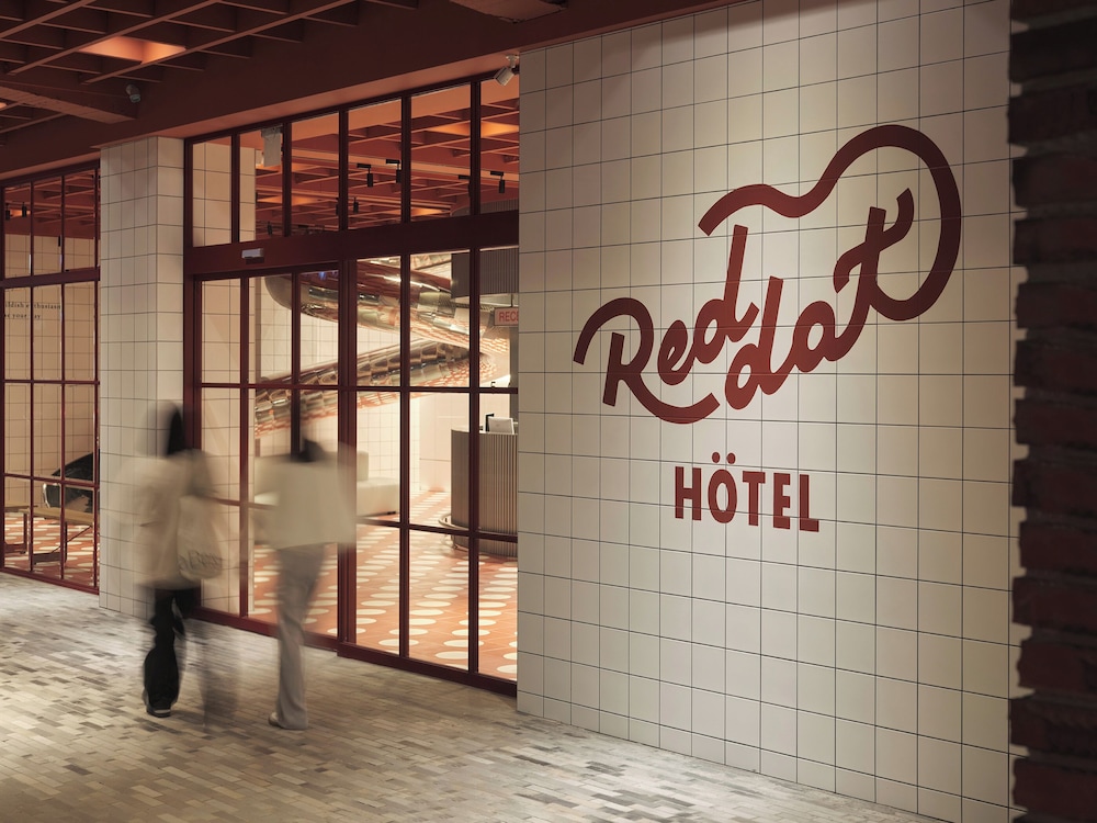 RedDot Hotel 1/50