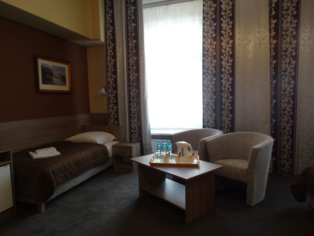 Maksymilian Hotel 40/70
