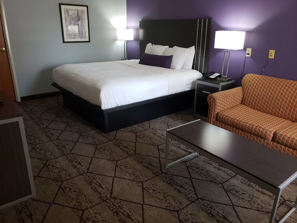 SureStay Plus Hotel by Best Western Warner Robins AFB 10/33