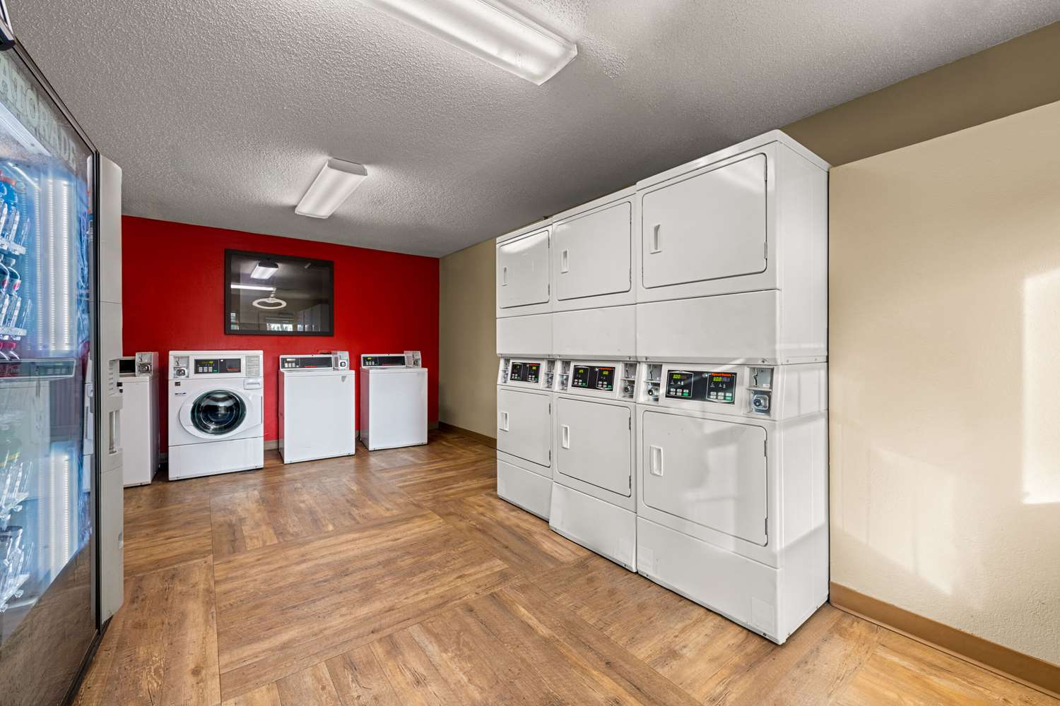 Suburban Studios Winston-Salem near Hanes Mall 2/7